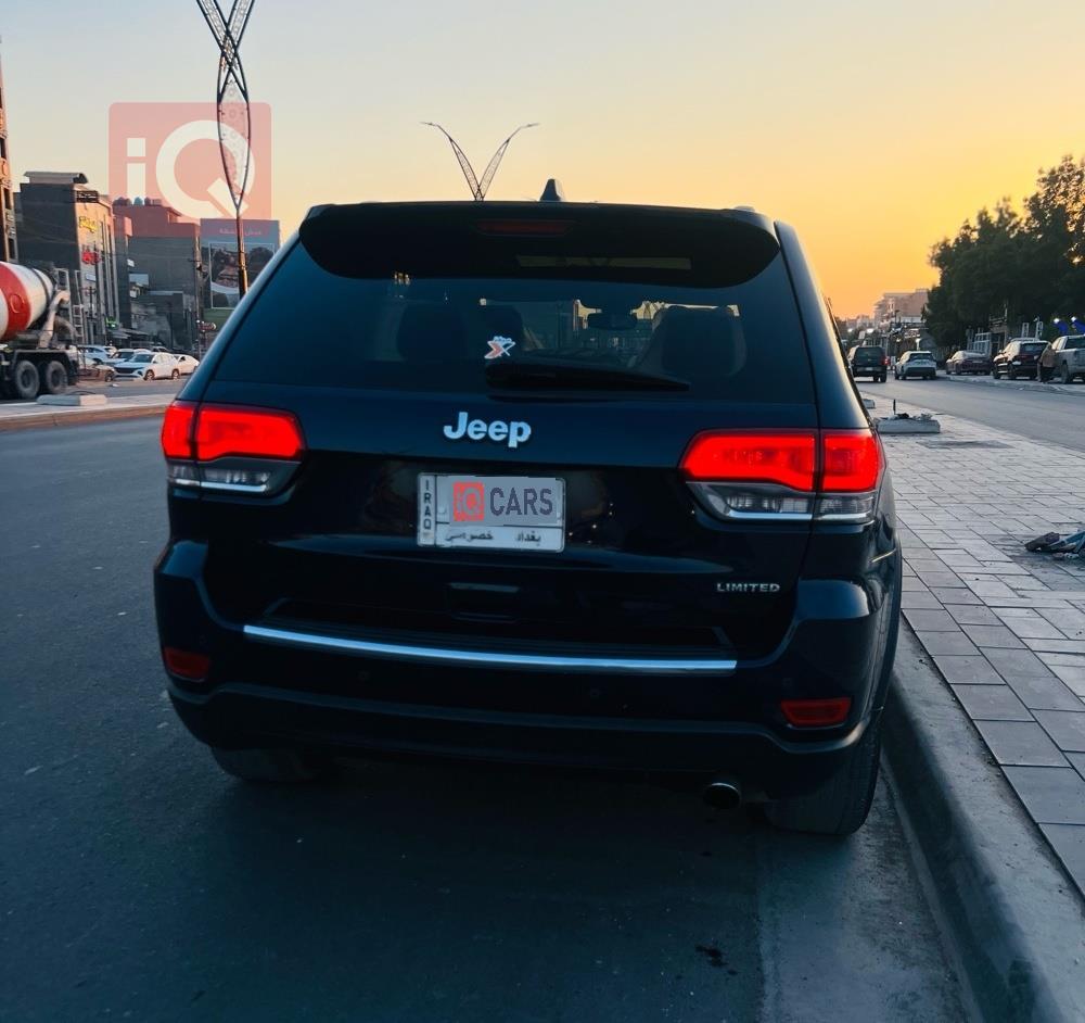 جیپ گراند شیرۆکی